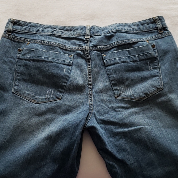 Mossimo Distressed Curvy Boot Cut Jeans Sz16S - Picture 2 of 7